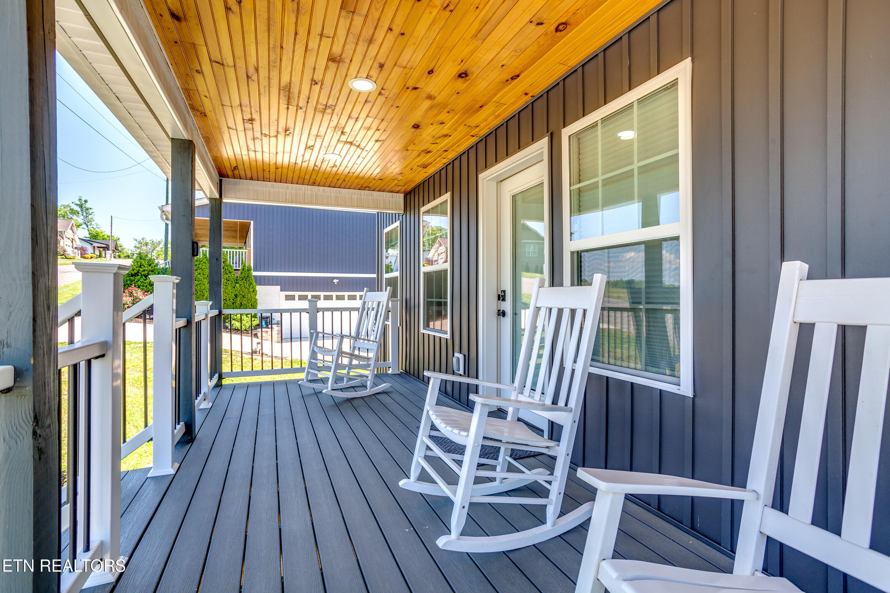 170 Sunset Boulevard Maynardville, TN 37807 - Photo 6 of 27 Front Porch