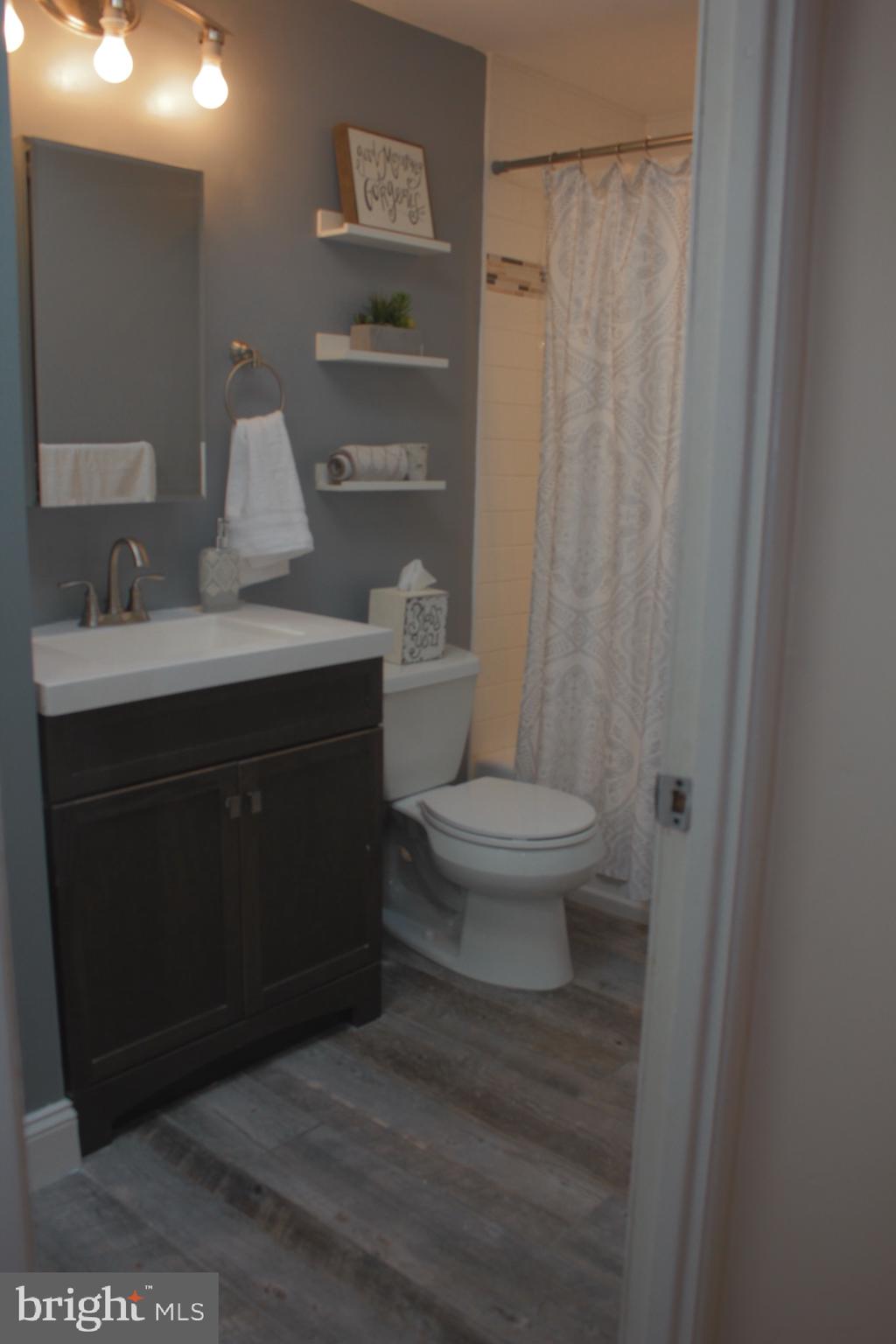 4120 Farmdale Road Philadelphia, PA 19154 - Photo 11 of 28 MAIN BATH