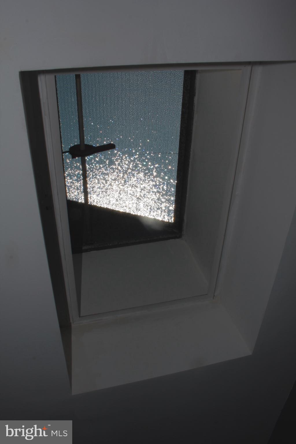 4120 Farmdale Road Philadelphia, PA 19154 - Photo 13 of 28 SKYLIGHT