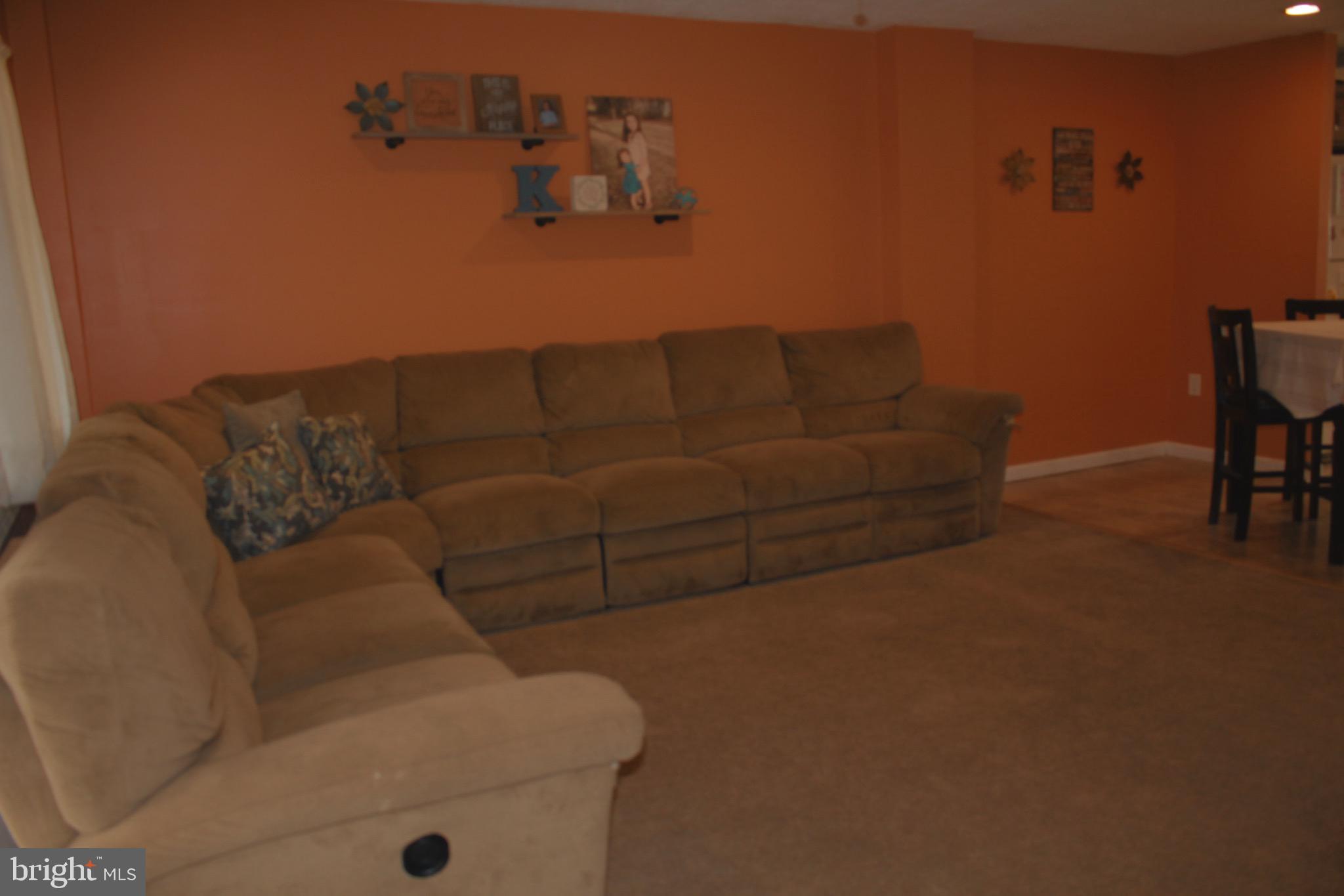 4120 Farmdale Road Philadelphia, PA 19154 - Photo 9 of 28 LIVING ROOM