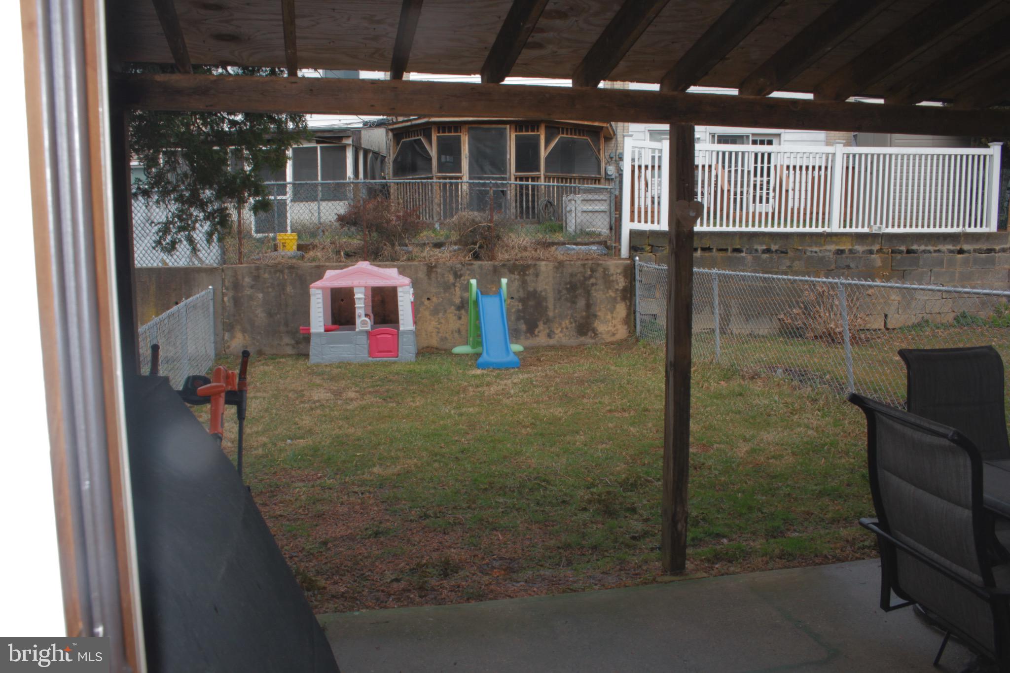 4120 Farmdale Road Philadelphia, PA 19154 - Photo 10 of 28 BACKYARD
