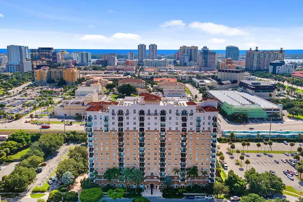$3,175 | 616 Clearwater Park Road, Unit LP4, West Palm Beach, FL 33401