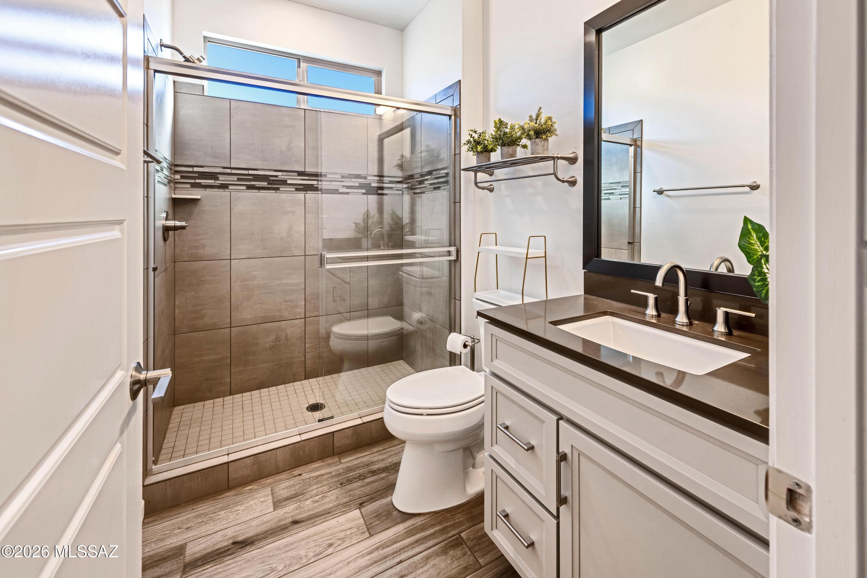61347 East Shale Road Oracle, AZ 85623 - Photo 22 of 40 Guest bathroom