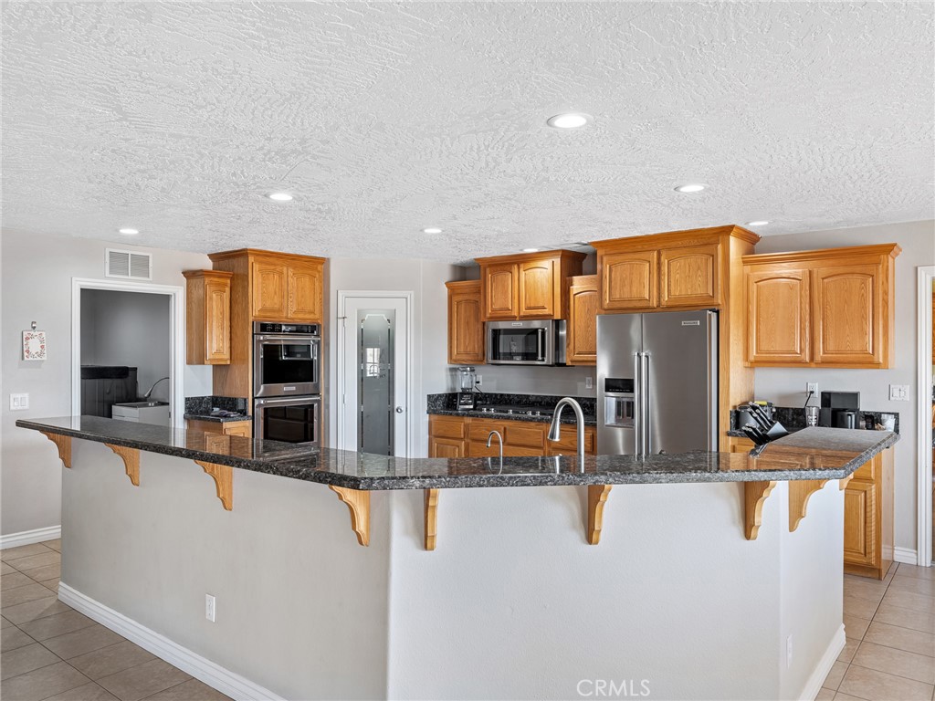 13850 Night Shade Road Apple Valley, CA 92307 - Photo 13 of 75