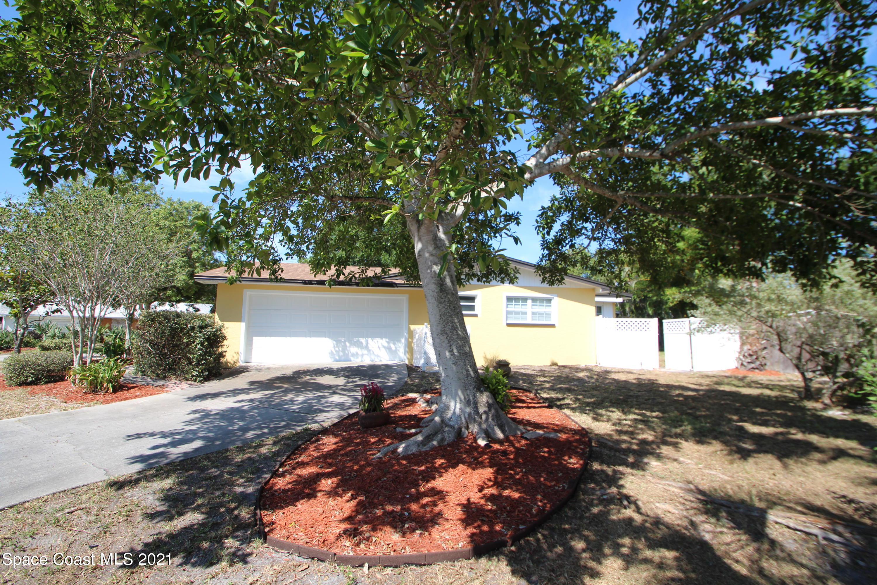 21 Edgewood Drive Melbourne, FL 32901 - Photo 5 of 32 IMG_1367