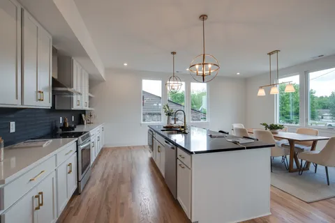 $699,900 | 6217 Laredo Avenue, Nashville, TN 37209