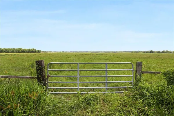 $4,400,000 | 2467 La 306 Highway, Des Allemands, LA 70030