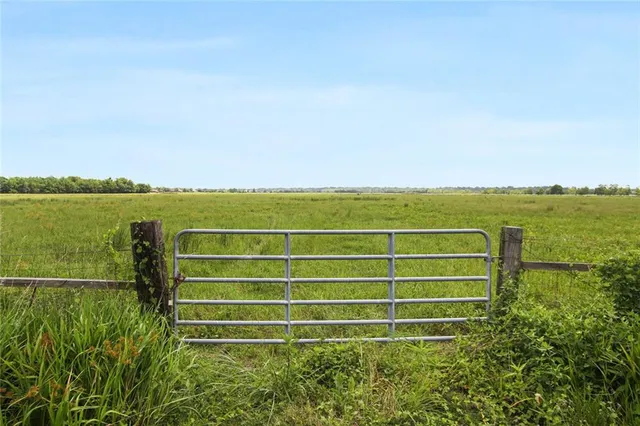 $4,900,000 | 2467 La 306 Highway, Des Allemands, LA 70030