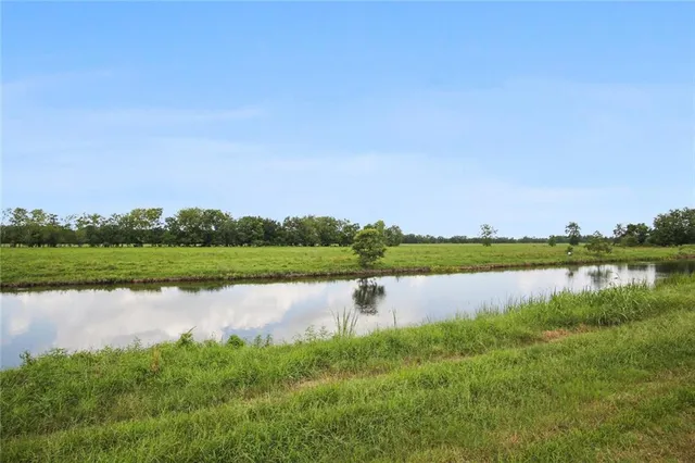 $4,900,000 | 2467 La 306 Highway, Des Allemands, LA 70030