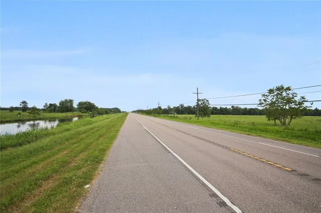 $4,900,000 | 2467 La 306 Highway, Des Allemands, LA 70030