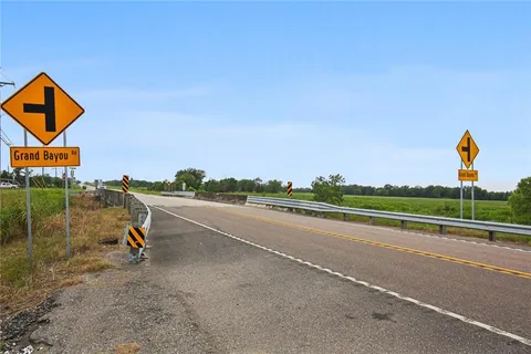 $4,900,000 | 2467 La 306 Highway, Des Allemands, LA 70030