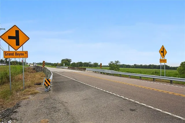 $4,900,000 | 2467 La 306 Highway, Des Allemands, LA 70030