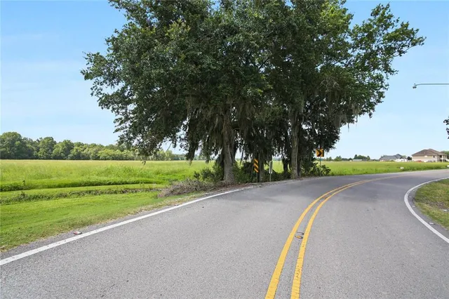 $4,900,000 | 2467 La 306 Highway, Des Allemands, LA 70030