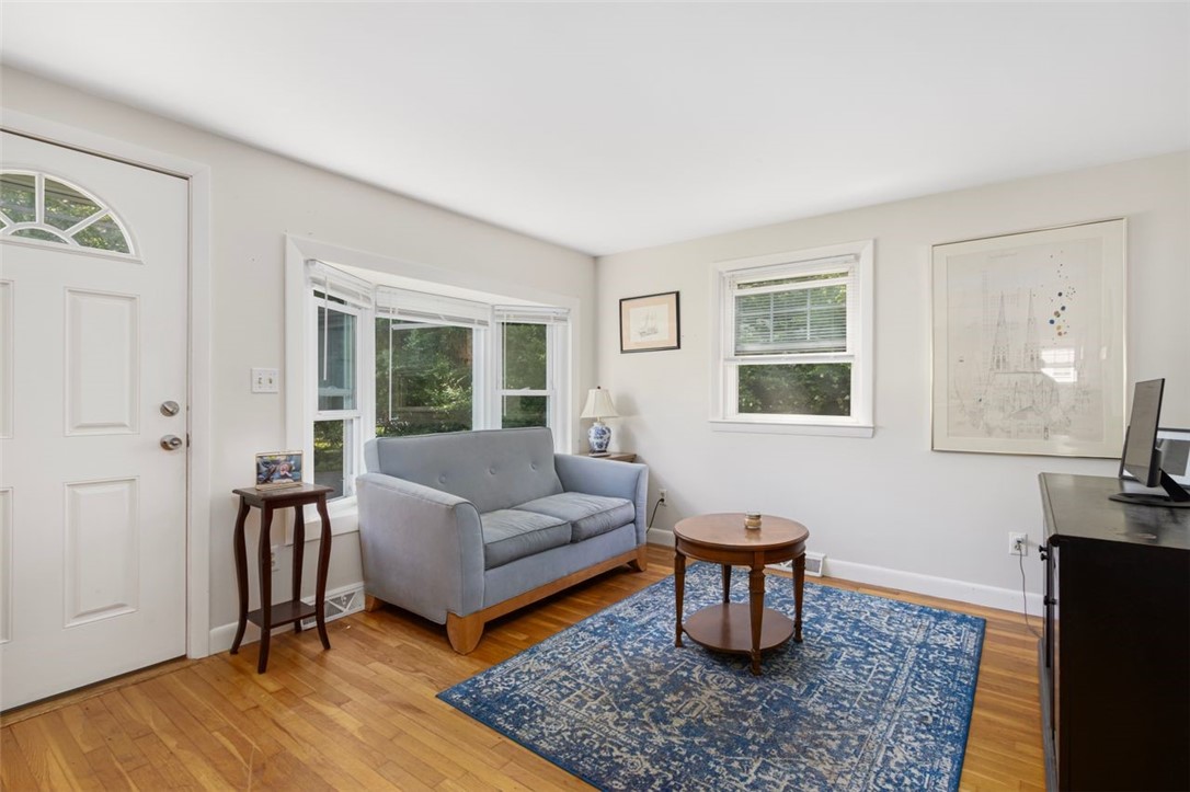 58 Springer Avenue Tiverton, RI 02878 - Photo 4 of 32