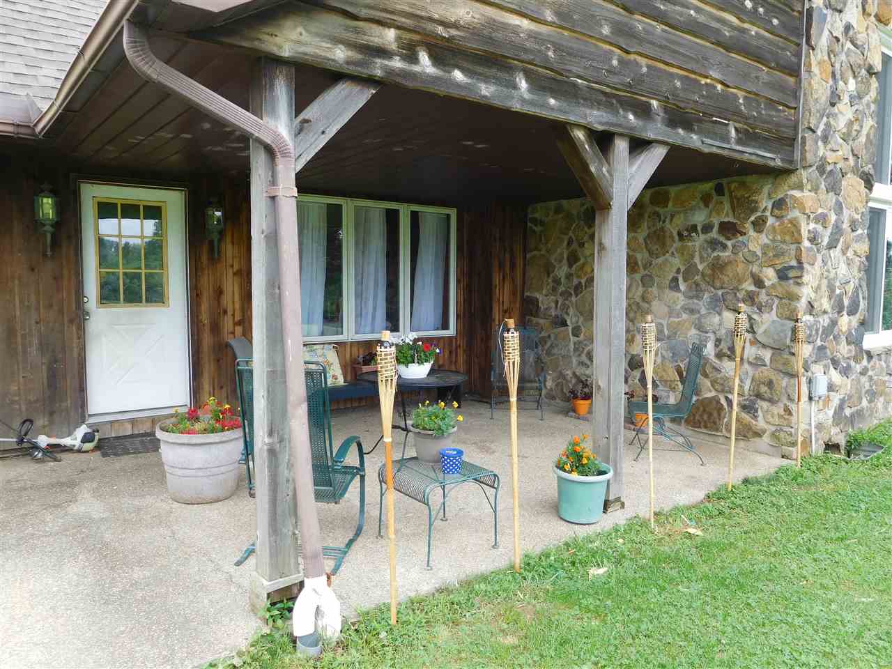 1130 Clutter Road Lynnville, IN 47619 - Photo 4 of 30 Gallery Image 4