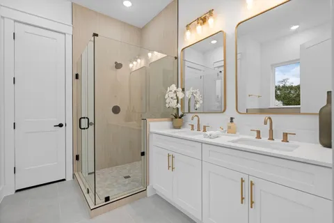 $419,900 | 717 Janisch Road, Unit I, Houston, TX 77018