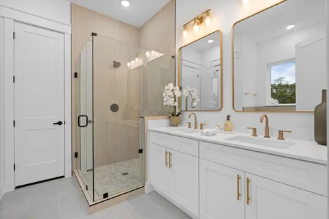 $419,900 | 717 Janisch Road, Unit I, Houston, TX 77018