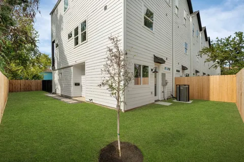 $419,900 | 717 Janisch Road, Unit I, Houston, TX 77018