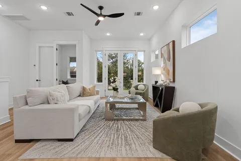 $419,900 | 717 Janisch Road, Unit I, Houston, TX 77018