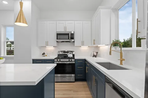 $419,900 | 717 Janisch Road, Unit I, Houston, TX 77018