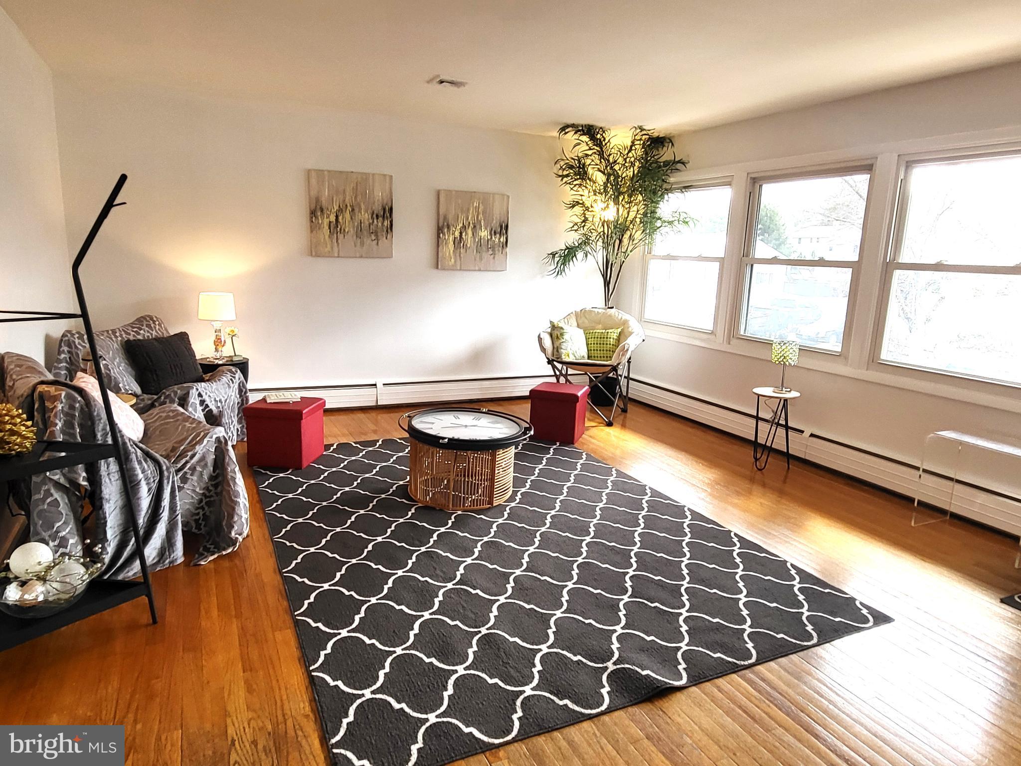3408 Ridgeway Road Harrisburg, PA 17109 - Photo 5 of 40 a living room with furniture