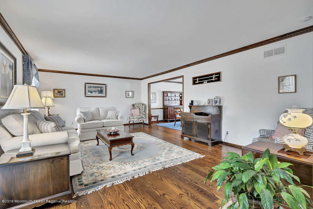 566 Harbor Road Brick, NJ 08724 - Photo 41 of 100 a living room with furniture and a rug