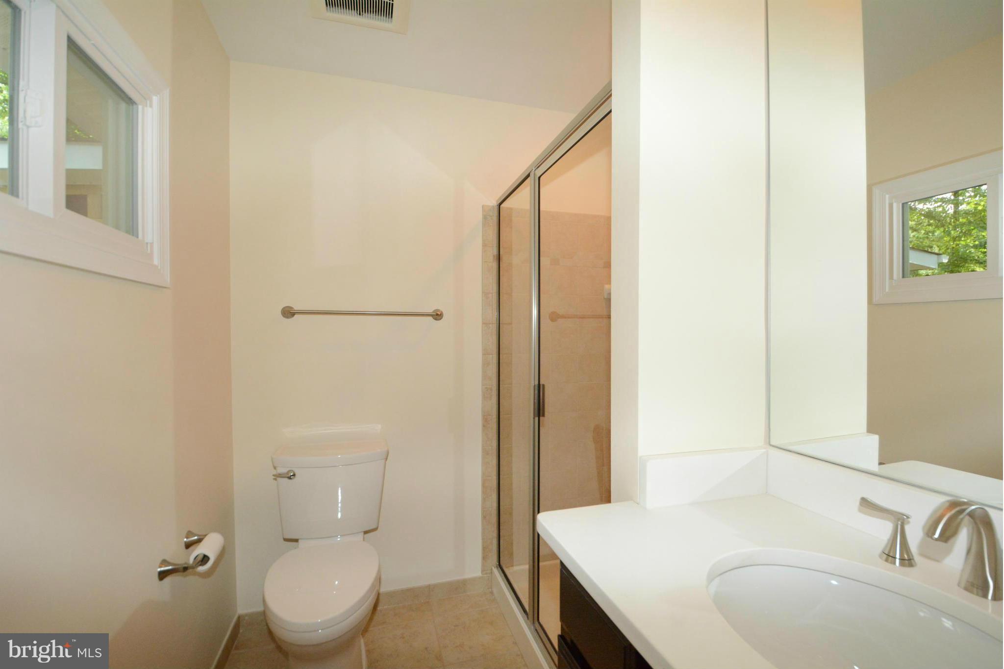6326 Alberta Street Springfield, VA 22152 - Photo 12 of 30 Bath (Master)