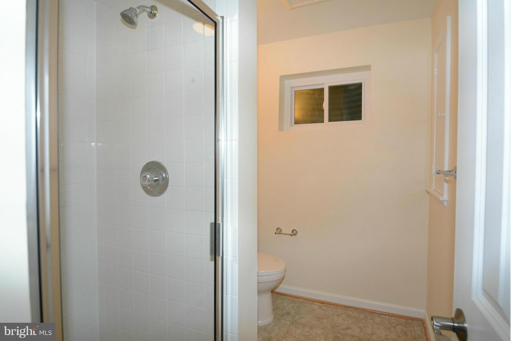 6326 Alberta Street Springfield, VA 22152 - Photo 18 of 30 Bath