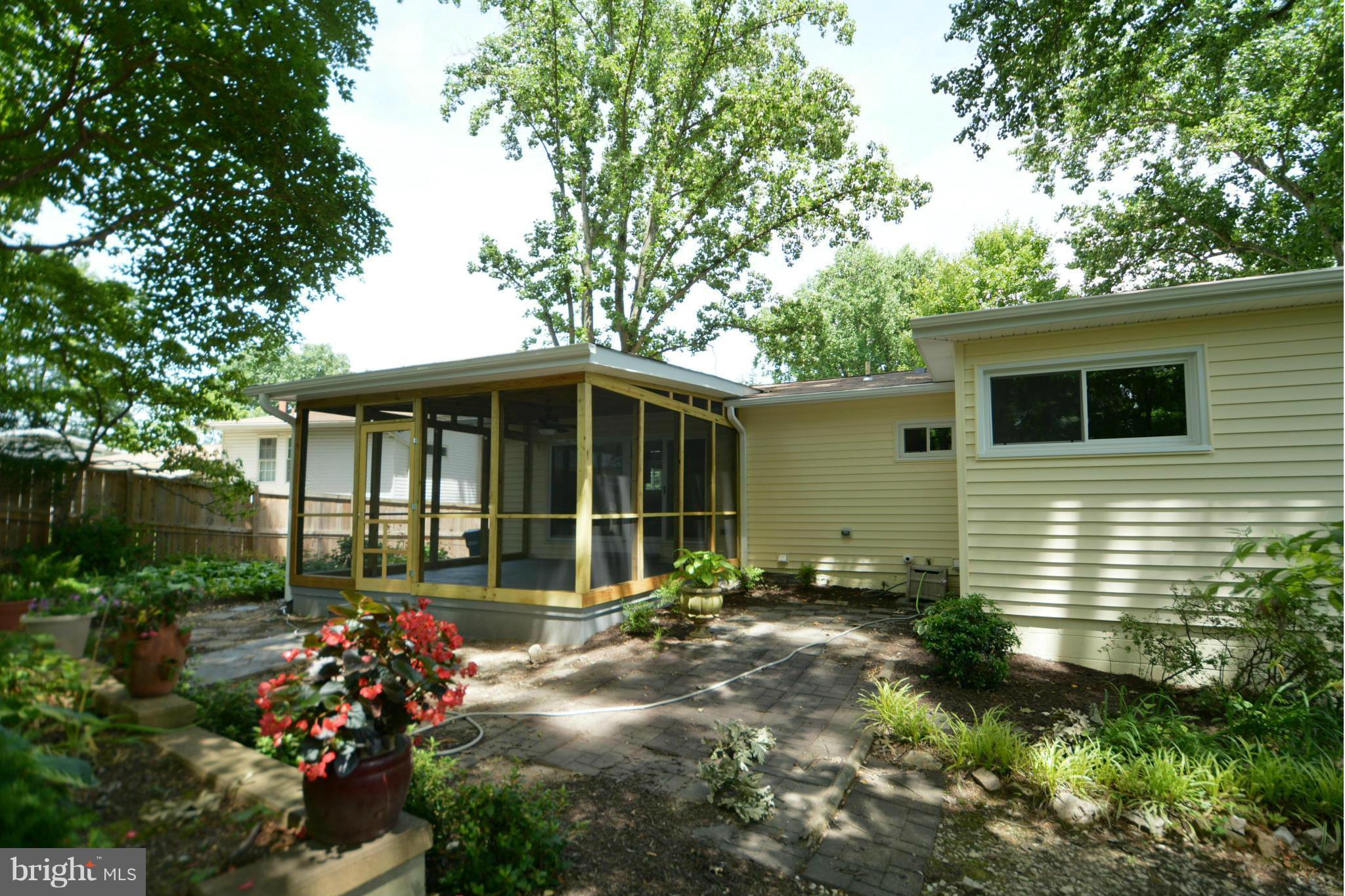 6326 Alberta Street Springfield, VA 22152 - Photo 29 of 30 Exterior (Rear)