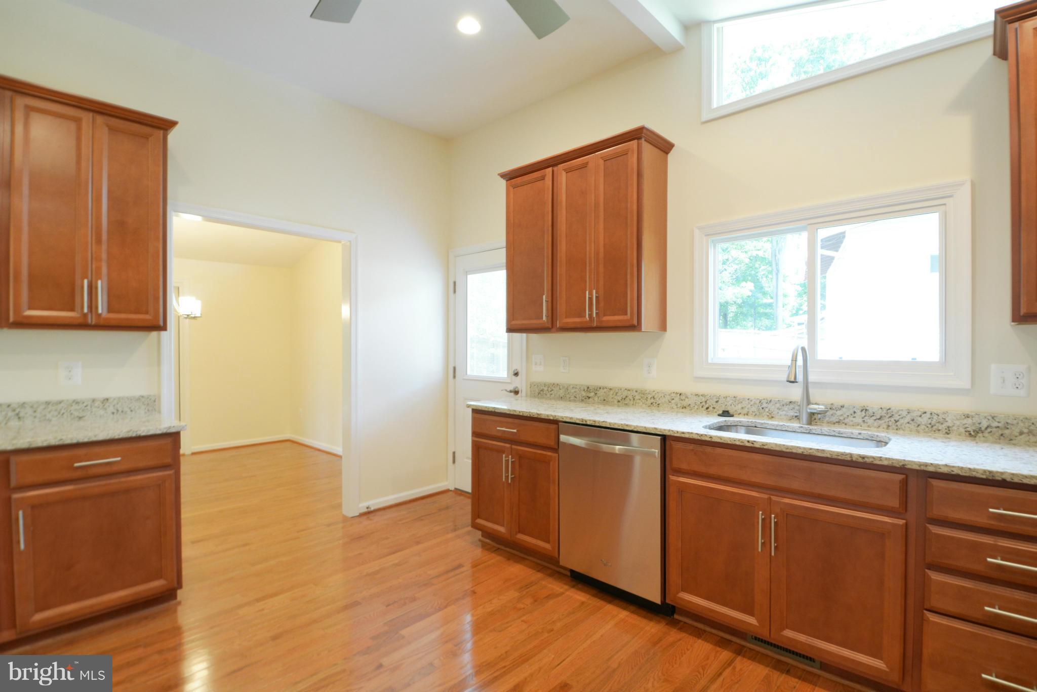 6326 Alberta Street Springfield, VA 22152 - Photo 5 of 30 Kitchen