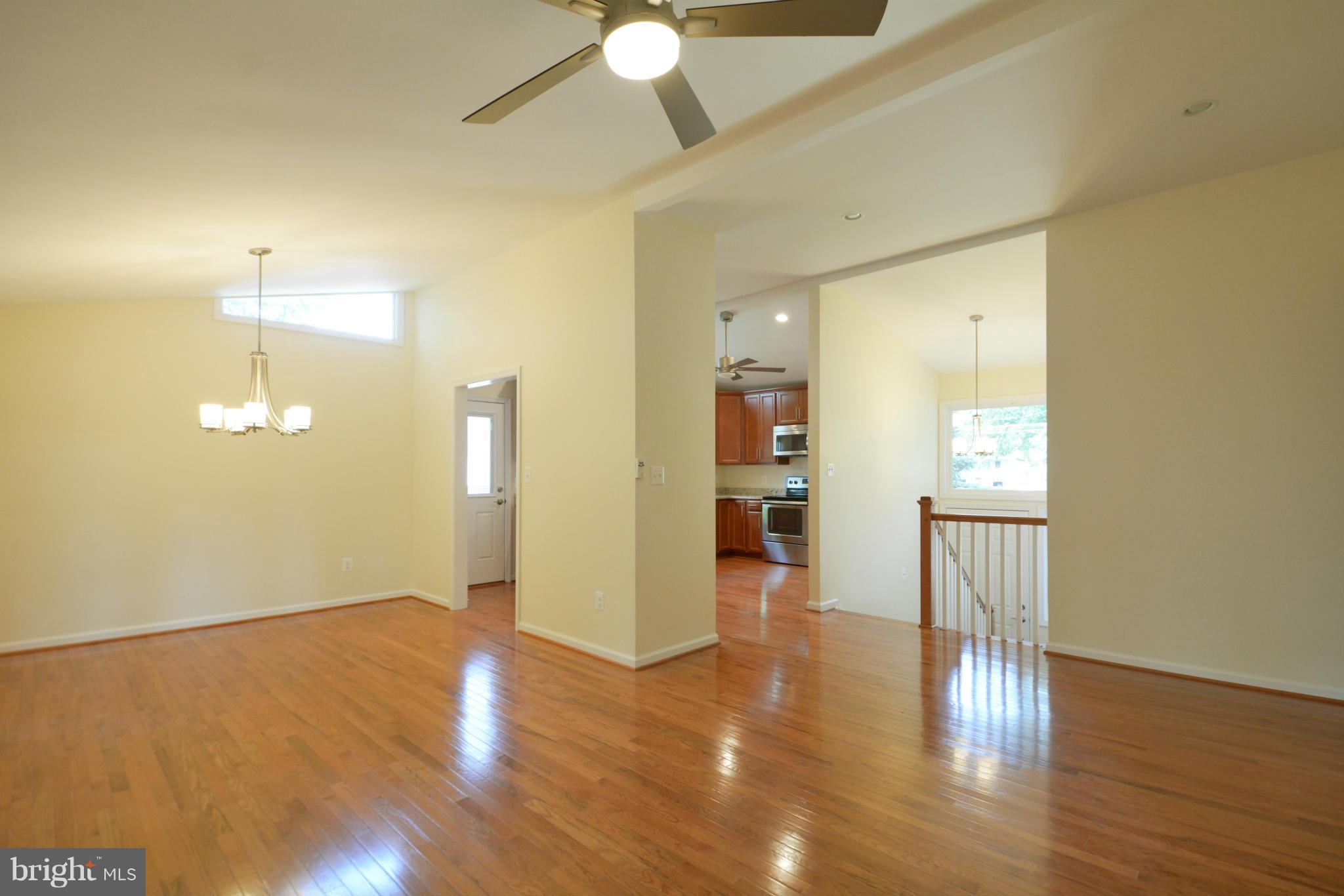 6326 Alberta Street Springfield, VA 22152 - Photo 7 of 30 Dining Room/Livingroom