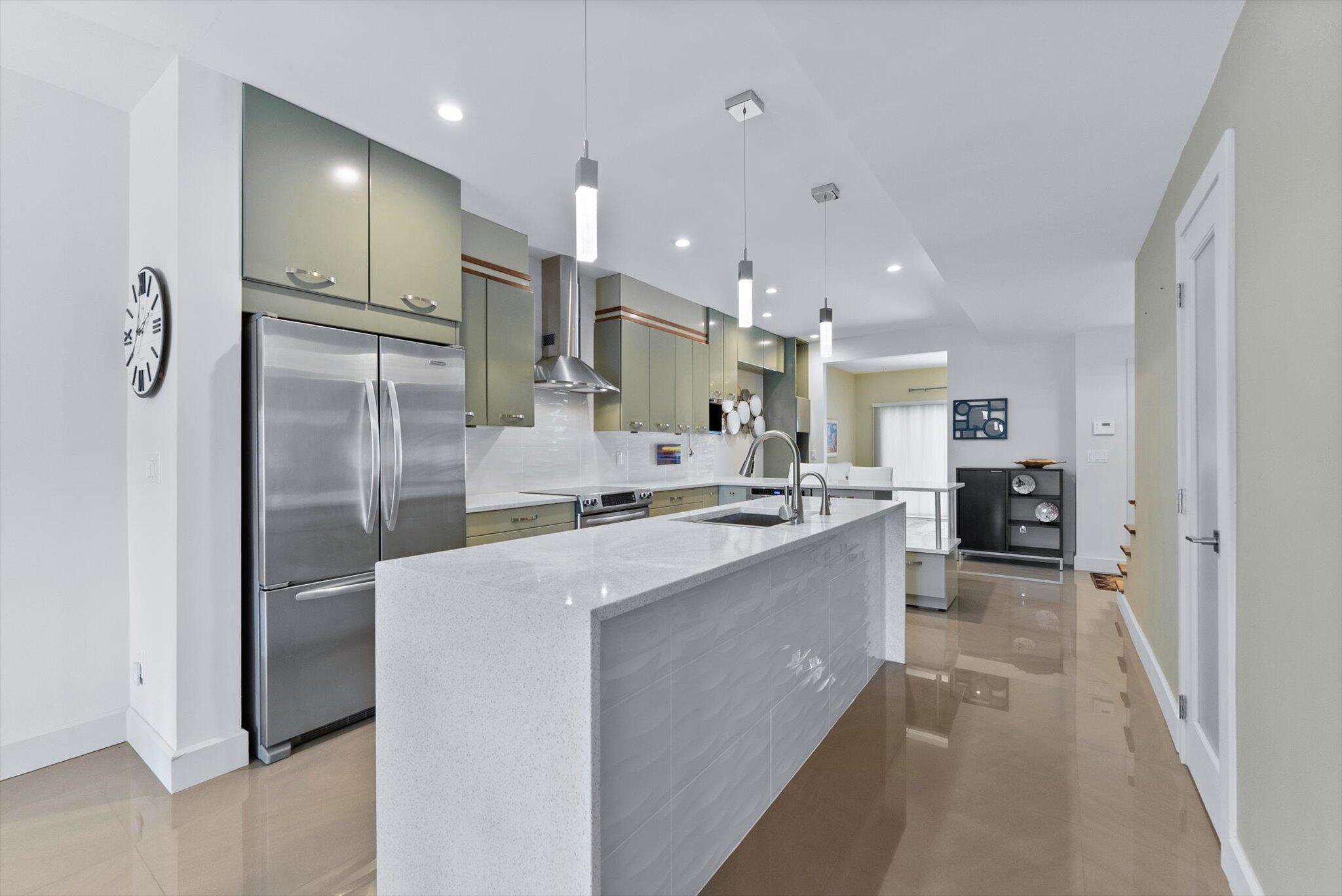 1301 North Riverside Drive, Unit 10 Pompano Beach, FL 33062 - Photo 8 of 40 08-8