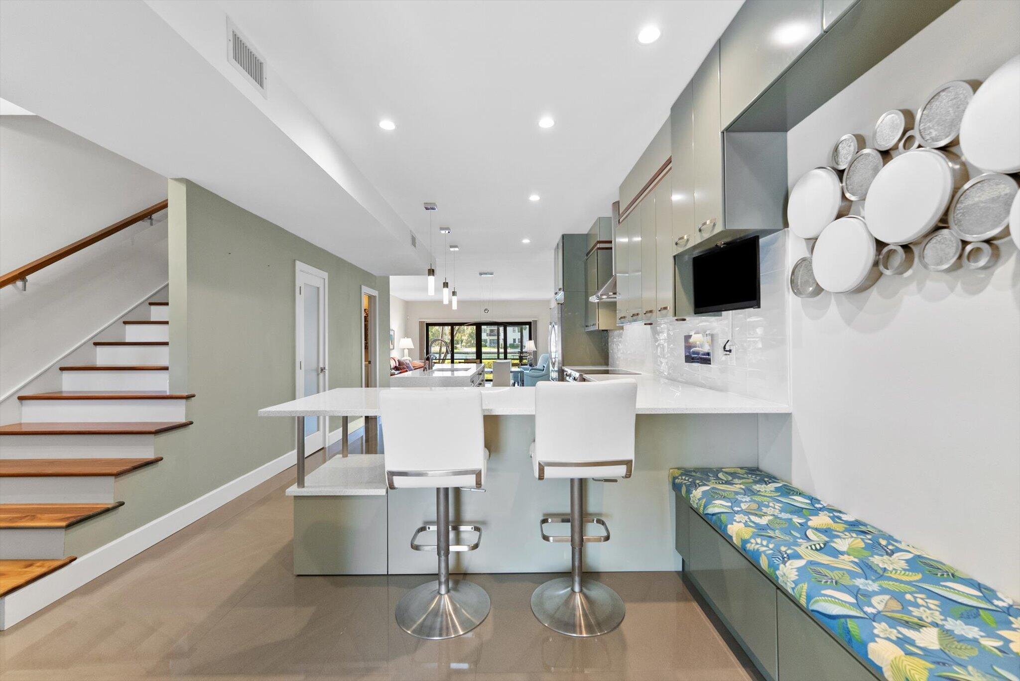 1301 North Riverside Drive, Unit 10 Pompano Beach, FL 33062 - Photo 10 of 40 05-5