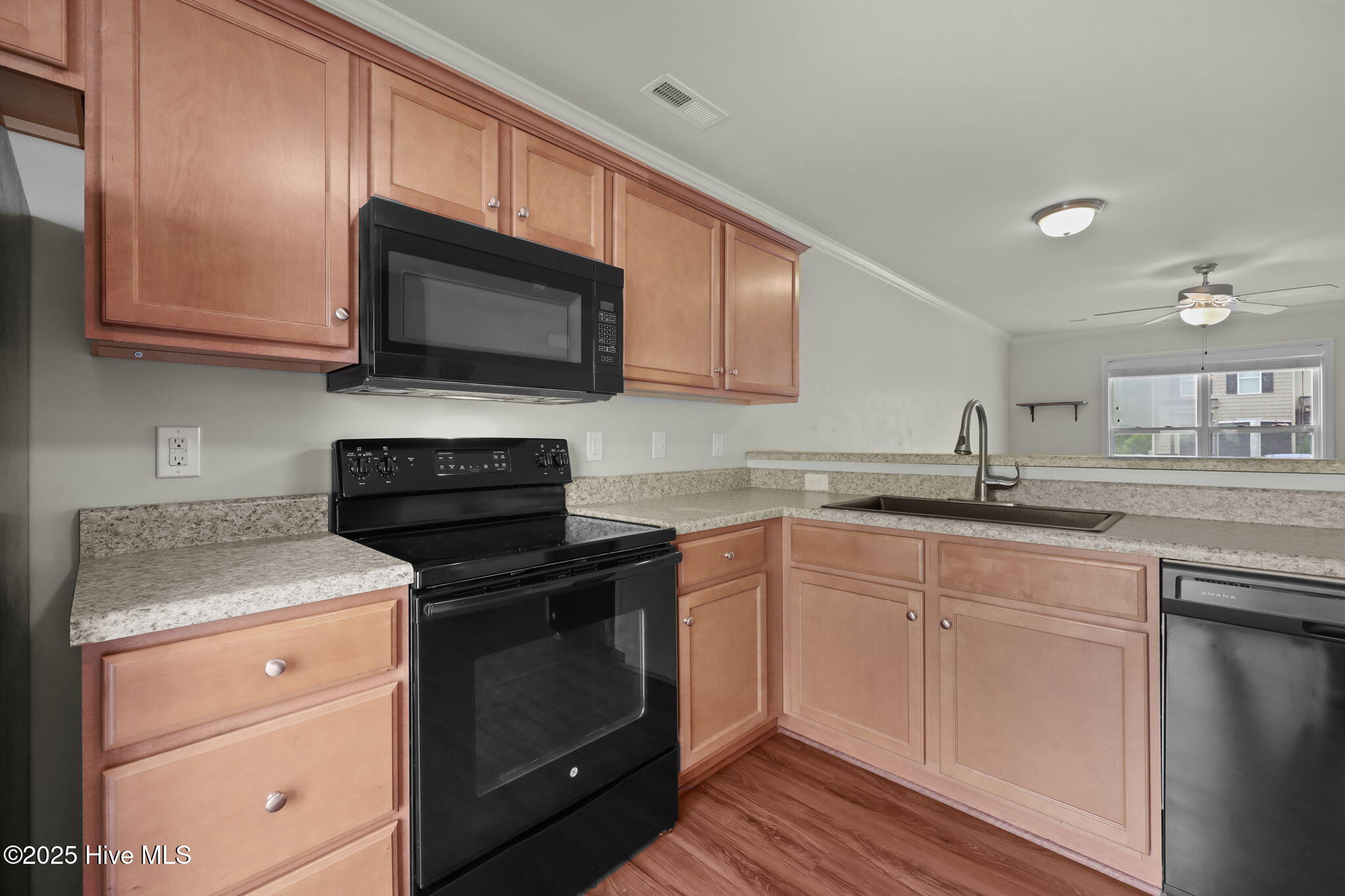 408 Sullivan Loop Road Midway Park, NC 28544 - Photo 10 of 36 12-web-or-mls-408 Sullivan Loop Rd 027