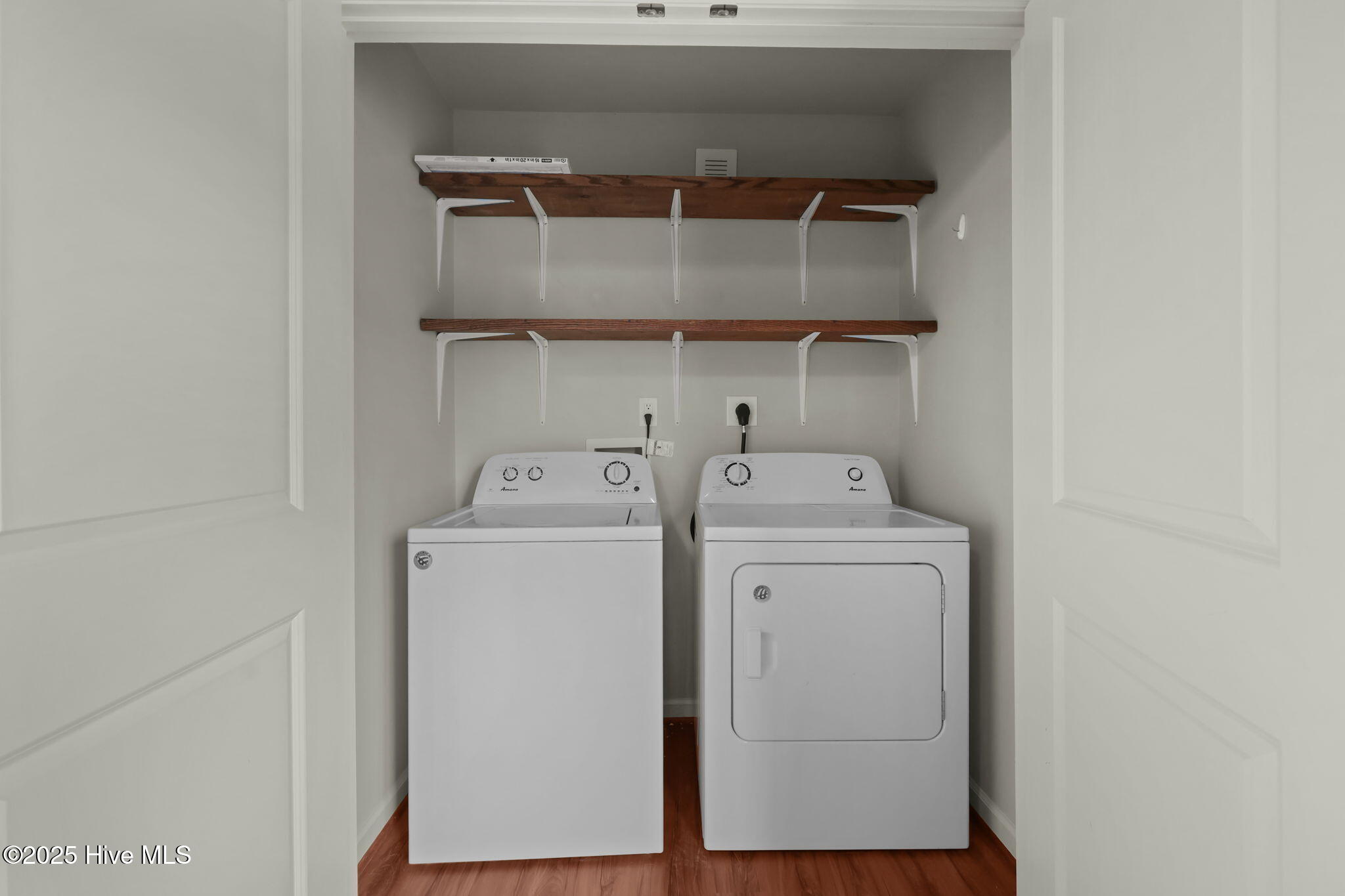 408 Sullivan Loop Road Midway Park, NC 28544 - Photo 13 of 36 14-web-or-mls-408 Sullivan Loop Rd 033