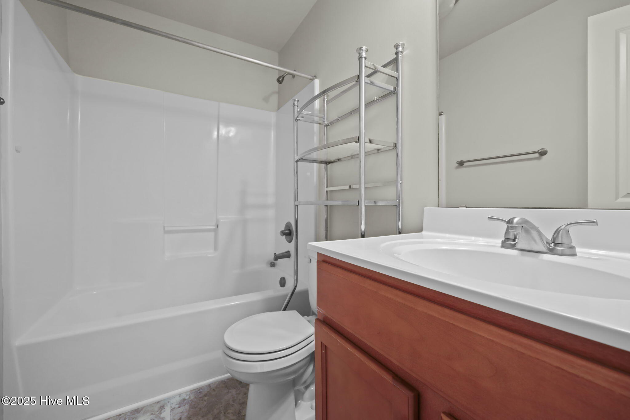 408 Sullivan Loop Road Midway Park, NC 28544 - Photo 17 of 36 18-web-or-mls-408 Sullivan Loop Rd 045