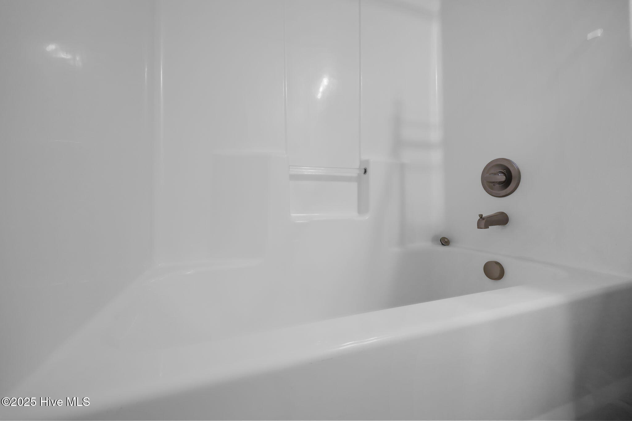 408 Sullivan Loop Road Midway Park, NC 28544 - Photo 19 of 36 20-web-or-mls-408 Sullivan Loop Rd 051