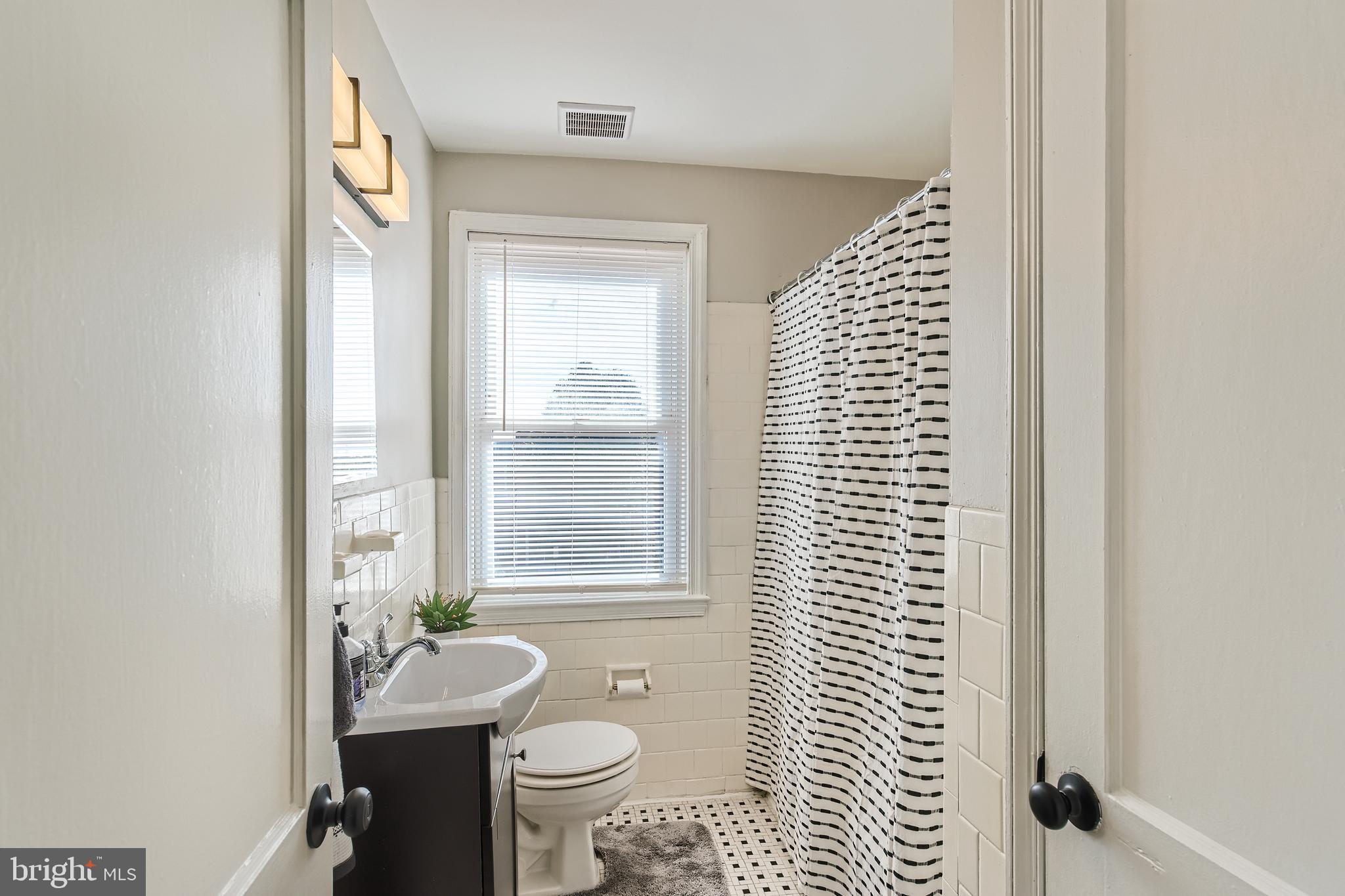 1922 Searles Road Dundalk, MD 21222 - Photo 15 of 28 Full Hall Bathroom w/ New Vanity