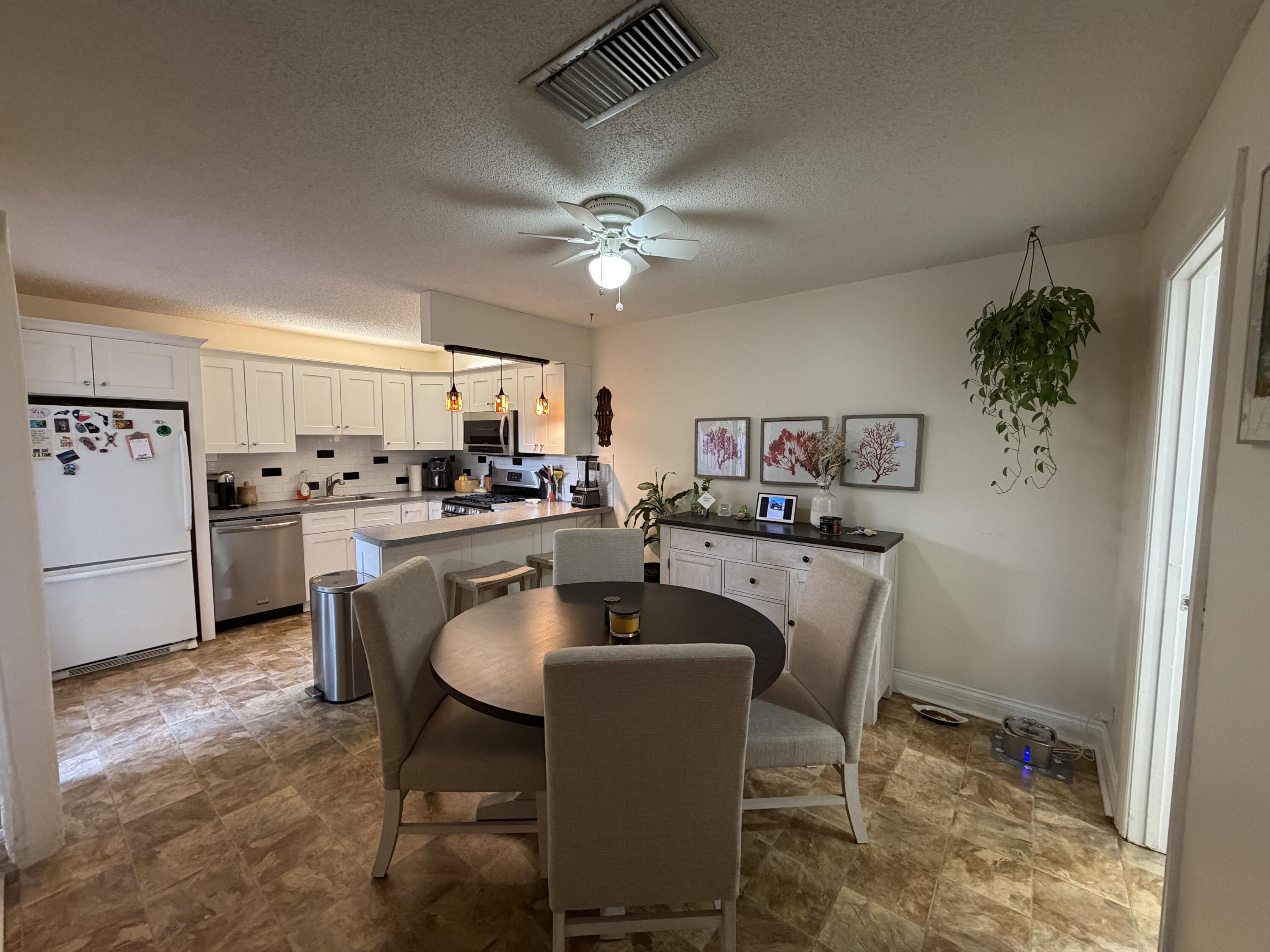 273 Arabian Road, Unit 273 Palm Springs, FL 33461 - Photo 7 of 18 DINING