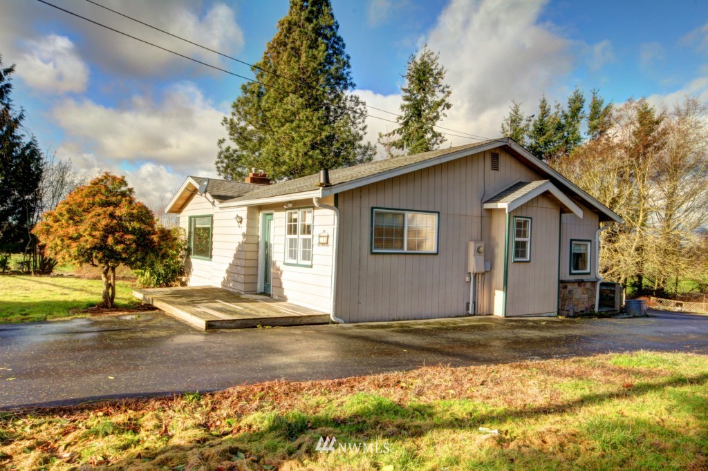 386 East Laurel Road Bellingham, WA 98226 - Photo 3 of 24