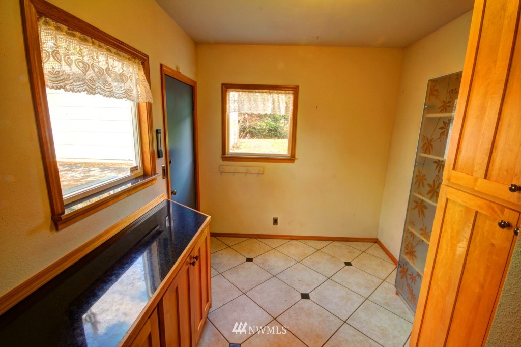 386 East Laurel Road Bellingham, WA 98226 - Photo 6 of 24