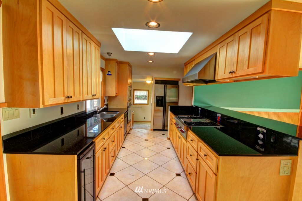 386 East Laurel Road Bellingham, WA 98226 - Photo 8 of 24