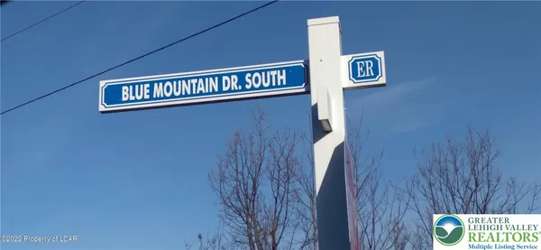 a close up of a street sign