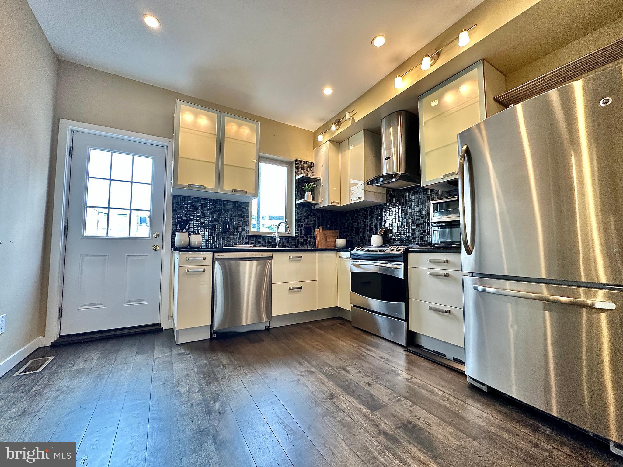 1017 North 3rd Street Philadelphia, PA 19123 - Photo 15 of 49 Kitchen