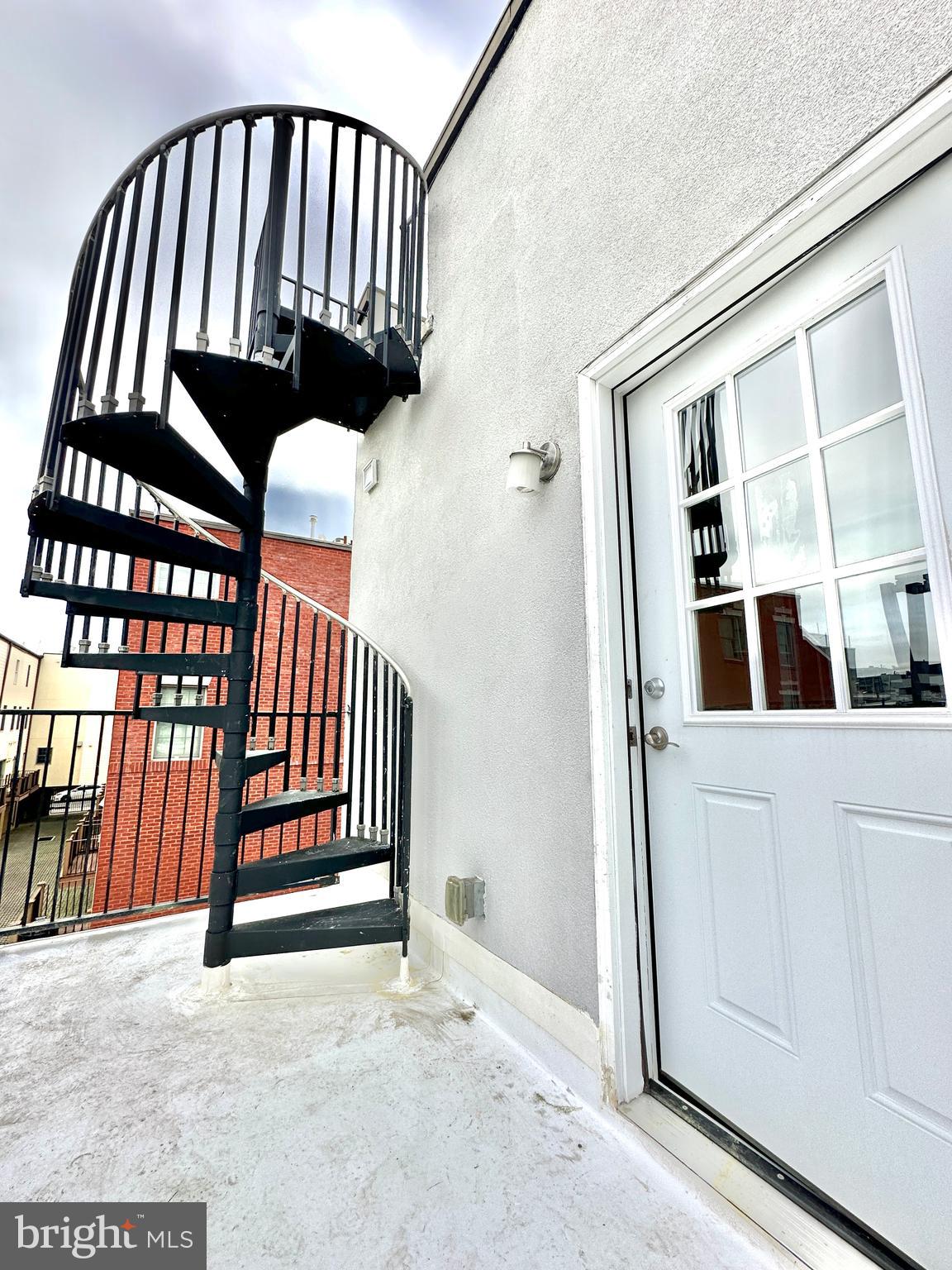 1017 North 3rd Street Philadelphia, PA 19123 - Photo 45 of 49 Back deck 3rd fl