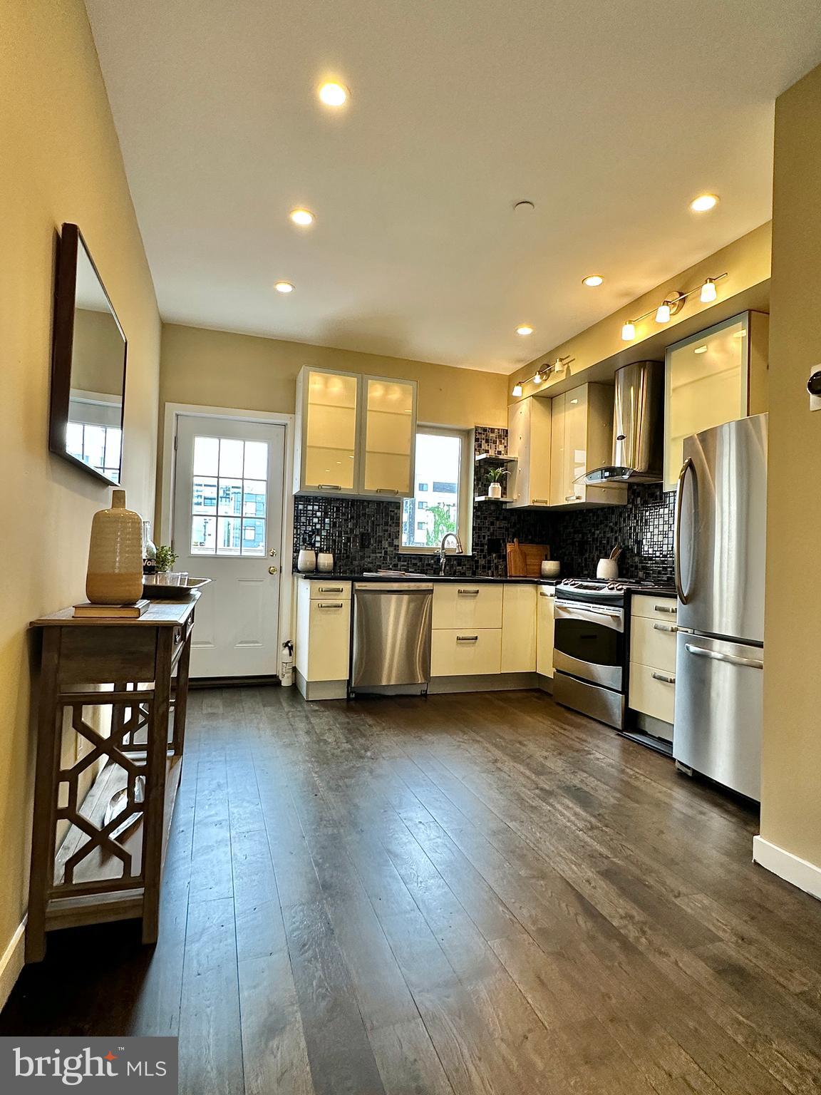1017 North 3rd Street Philadelphia, PA 19123 - Photo 10 of 49 Kitchen
