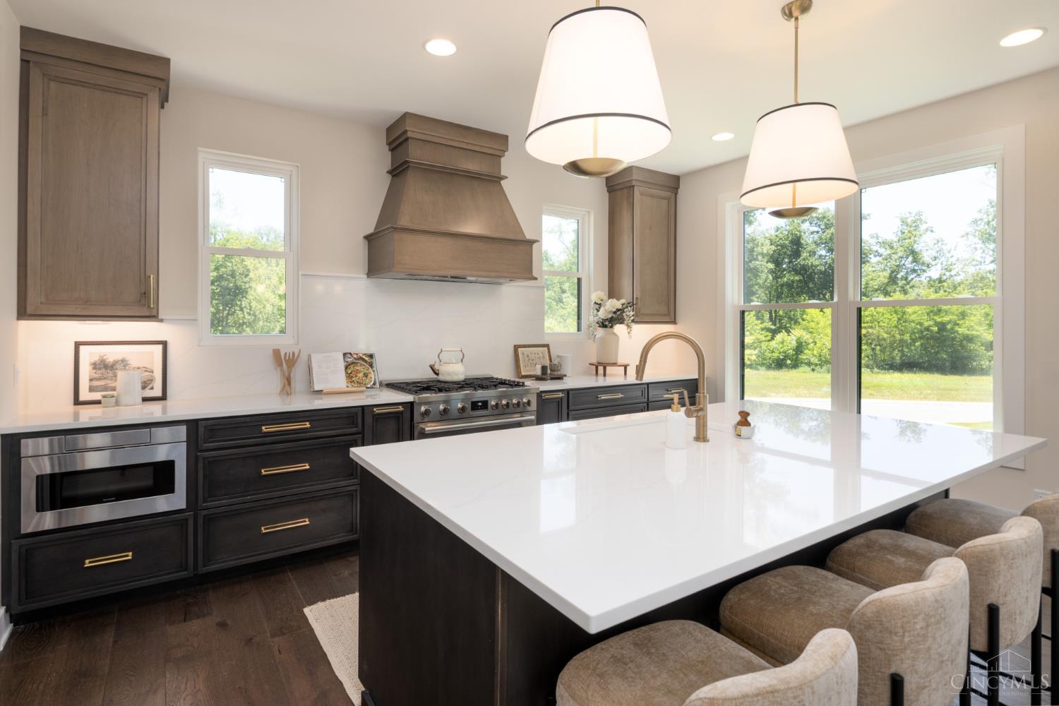 6984 Shadow Ridge Road Cincinnati, OH 45230 - Photo 9 of 22 Gourmet Kitchen with Custom Finishes