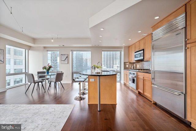 $855,000 | 1111 19th Street North, Unit 1907, Arlington, VA 22209