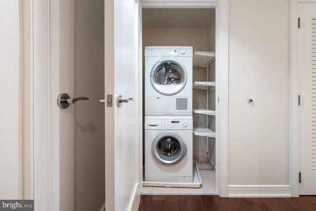 $855,000 | 1111 19th Street North, Unit 1907, Arlington, VA 22209