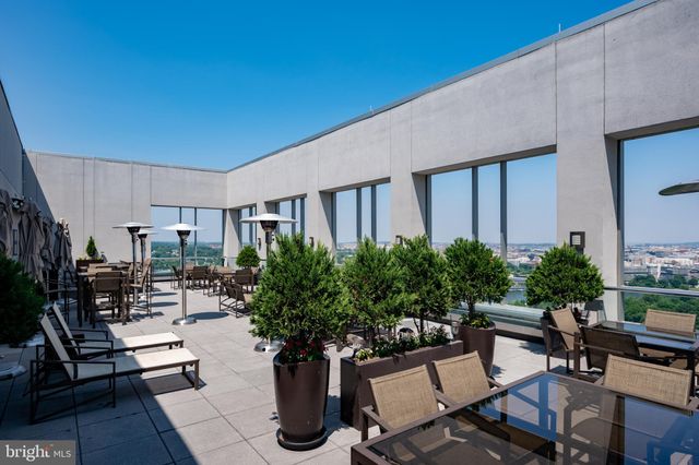 $855,000 | 1111 19th Street North, Unit 1907, Arlington, VA 22209